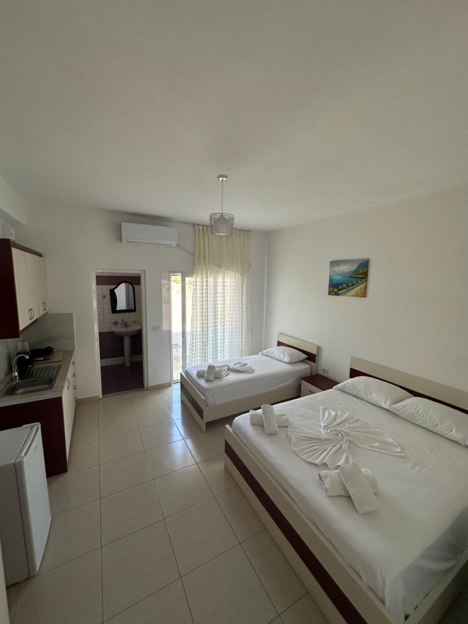 Liel Apartments Ksamil Esterno foto