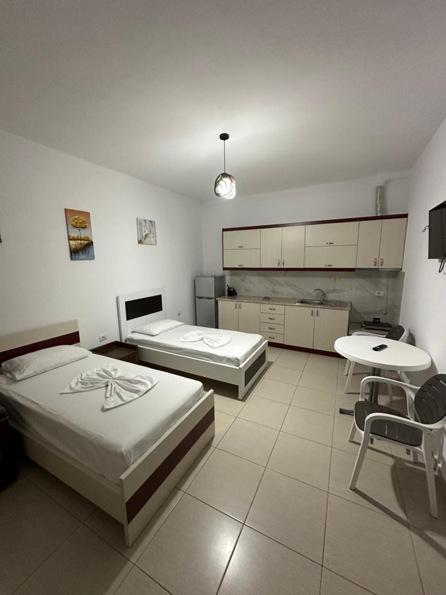 Liel Apartments Ksamil Esterno foto